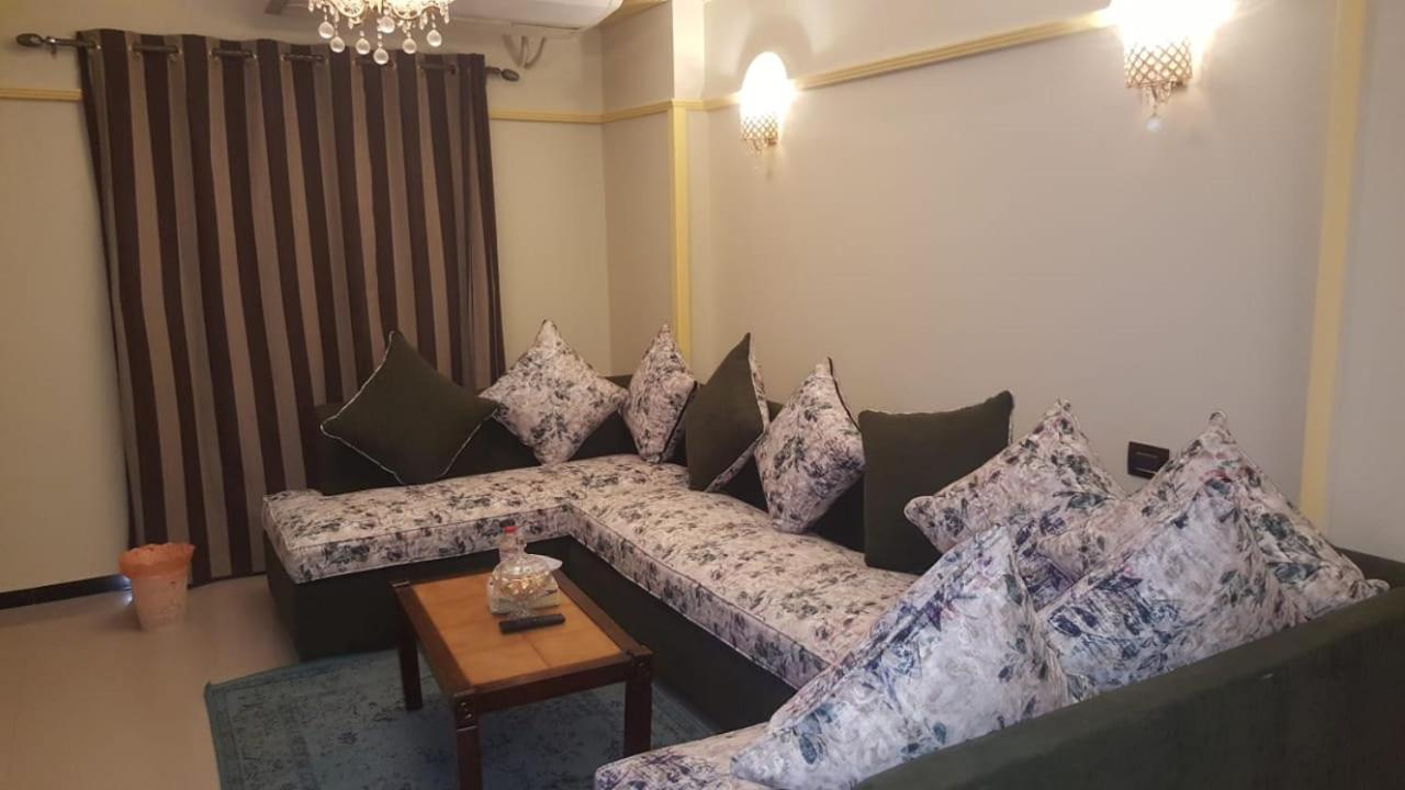 Square فندقية مكيفة باطلالة علي البحر * Alexandria