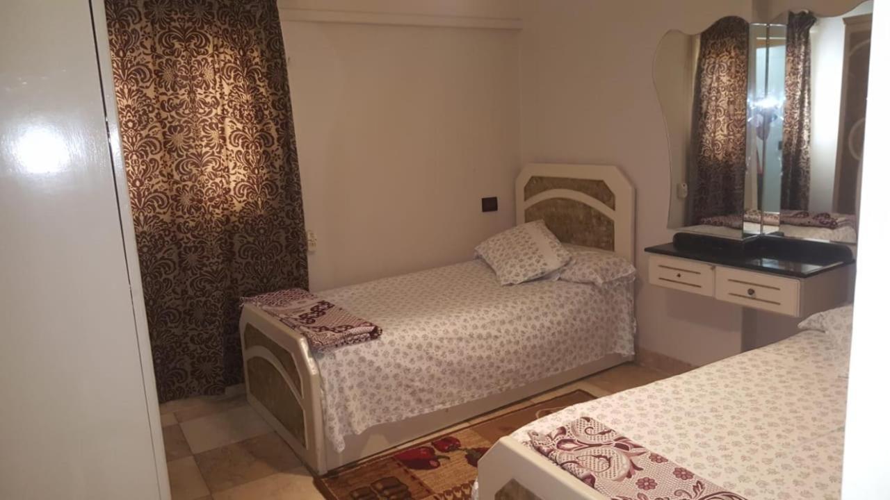 Apartment Square فندقية مكيفة باطلالة علي البحر